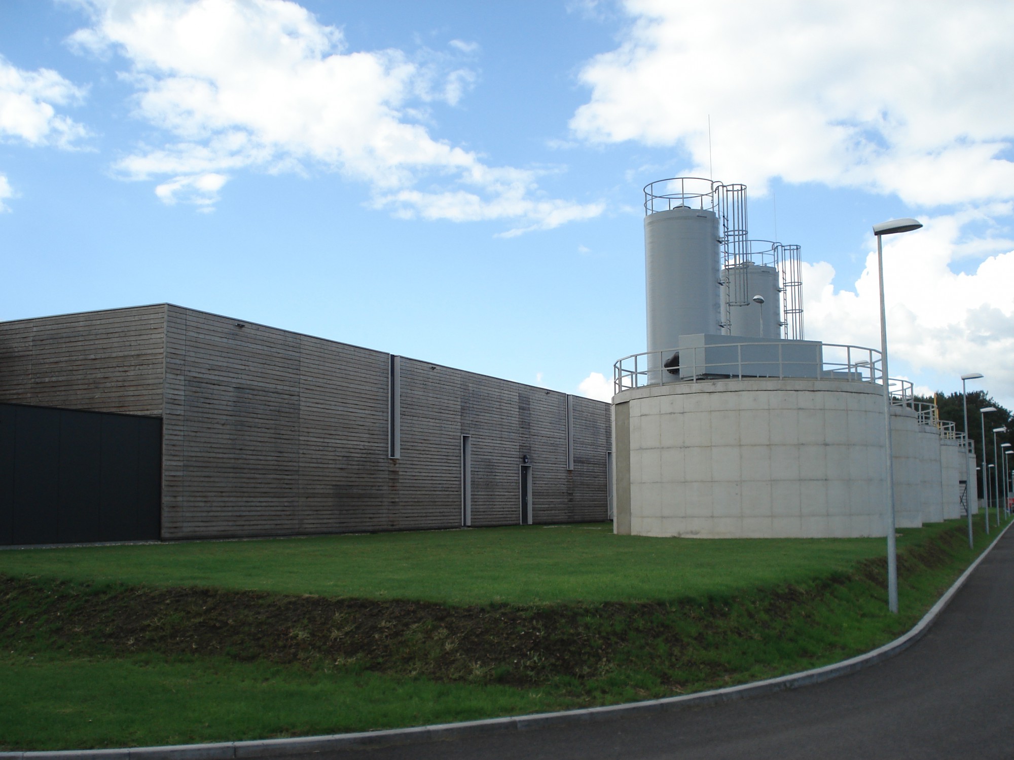 Puurwaterfabriek Nieuw-Amsterdam - hal en buffervaten