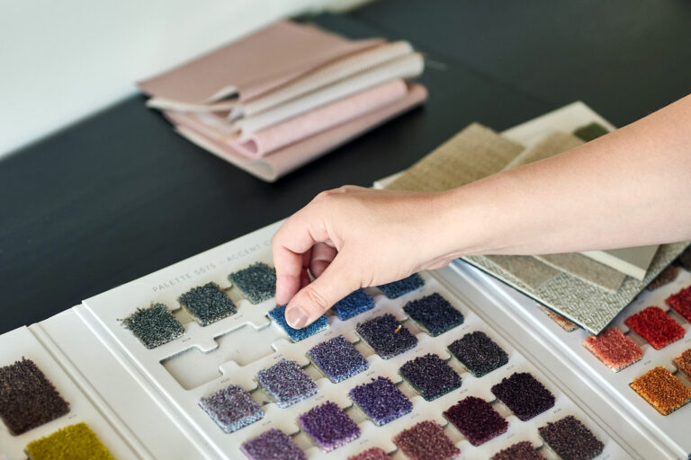 SAX-architecten-stof-tapijt-kleurstalen-selectie